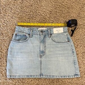 Abercrombie & Fitch High-Rise Light Blue Denim Mini Skirt Size 28 / 6